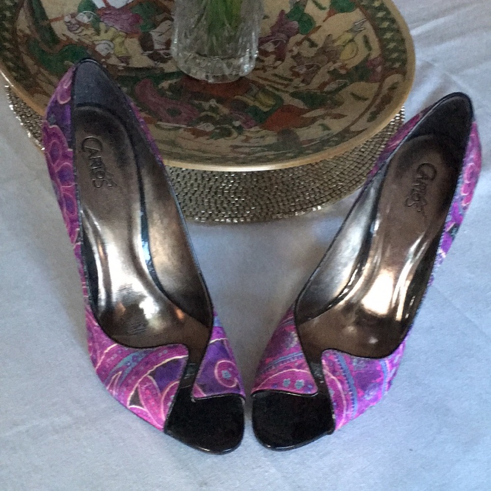 CARLOS SANTANA “Pounce” size 8M purple Paisley pumps, Satin Fabric, NWOT